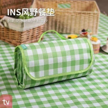 Thảm dã ngoại picnic 1.5x2m gấp gọn, bạt cắm trại, phù hợp du lịch, phượt, chụp ảnh - Giá 55.000₫ Thảm dã ngoại picnic 1.5x2m gấp gọn, bạt cắm trại, phù hợp du lịch, phượt, chụp ảnh - Giá 55.000₫