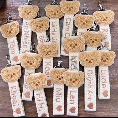 Thẻ Nametag Thêu Tên Mặt Gấu - Tag Treo Con Vật Yêu Cầu, Cặp Cho Bé, Giá 70.000₫