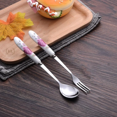 Thìa & Nĩa Inox Cán Sứ Hoa Hồng Size Bé - Không ăn mòn, Giá ưu đãi 8.000₫ 3 Thìa & Nĩa Inox Cán Sứ Hoa Hồng Size Bé - Không ăn mòn, Giá ưu đãi 8.000₫ 3