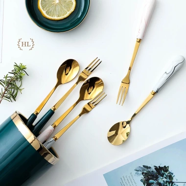 Thìa & Nĩa Inox Cán Sứ Hoa Hồng Size Bé - Không ăn mòn, Giá ưu đãi 8.000₫