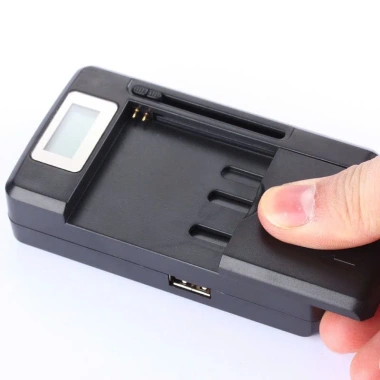 Thiết bị sạc pin điện thoại đa năng LCD hiển thị, cổng USB, IC SMART, giá chỉ 65.000₫ 2