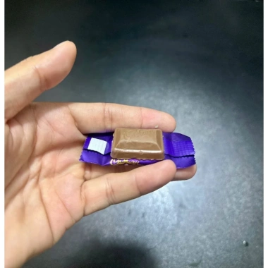 Top Date Tháng 01/2.027 Socola Cadbury Dairy Milk 81g 18 viên 4,5g Vị Sữa Hàng Anh Quốc Giá chỉ 56.693 VND