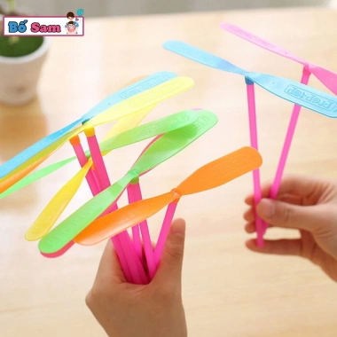 Túi 100 chong chóng nhựa xoay tay - Đồ chơi trẻ em, chỉ 57.232₫ tại Shop Bố Sam