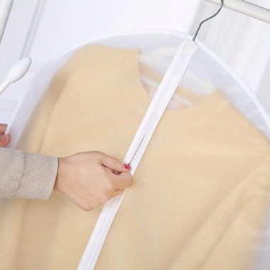Túi bọc quần áo treo tủ ZARIO dày có khóa chống bụi chống thấm 21.000 VND 7 Túi bọc quần áo treo tủ ZARIO dày có khóa chống bụi chống thấm 21.000 VND 7