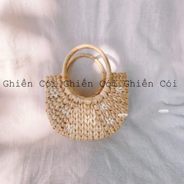 Túi cói lục bình nhỏ xinh cho bé size 15cm - Phụ kiện thời trang giá ưu đãi 90.000 VNĐ 8 Túi cói lục bình nhỏ xinh cho bé size 15cm - Phụ kiện thời trang giá ưu đãi 90.000 VNĐ 8