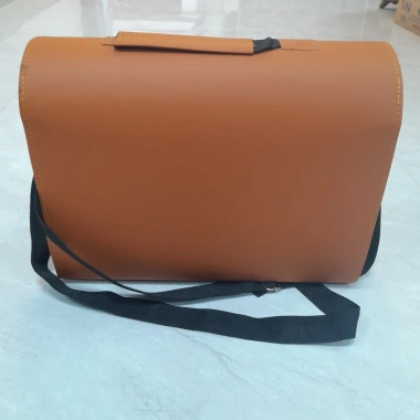 Túi Cứu Thương Hình Chữ Thập Da Vàng 30x24x10cm Dây Đeo Tay Xách - 175.000₫