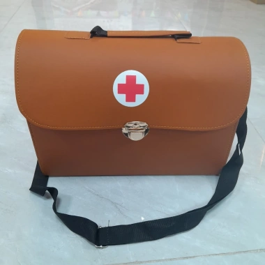 Túi Cứu Thương Hình Chữ Thập Da Vàng 30x24x10cm Dây Đeo Tay Xách - 175.000₫