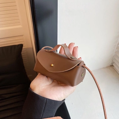 Túi da mini vintage cho bé - Thiết kế xinh xắn, chất liệu da thật, giá chỉ 65.000đ 9 Túi da mini vintage cho bé - Thiết kế xinh xắn, chất liệu da thật, giá chỉ 65.000đ 9