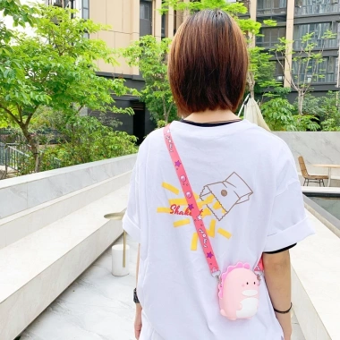 Túi đeo chéo bé silicon khủng long, phù hợp đi chơi du lịch, đựng lì xì - 55.000 VND