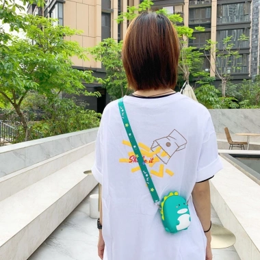Túi đeo chéo bé silicon khủng long, phù hợp đi chơi du lịch, đựng lì xì - 55.000 VND
