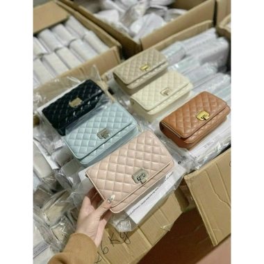 Túi đeo chéo Cê Ka trần trám Sz 20 - Giá ưu đãi 240.000 giảm 20%