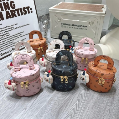 Túi đeo chéo da Hello Kitty cỡ 12, không vừa điện thoại, tặng gấu đội mũ - 75.000₫ 3