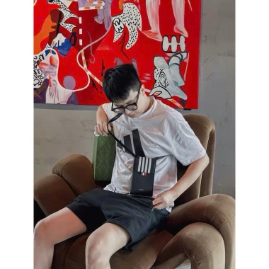 Túi đeo chéo mini da PU unisex - nắp thêu 4 sọc kẻ vạch, logo xanh đỏ viền dập chữ, 84.996₫ 6