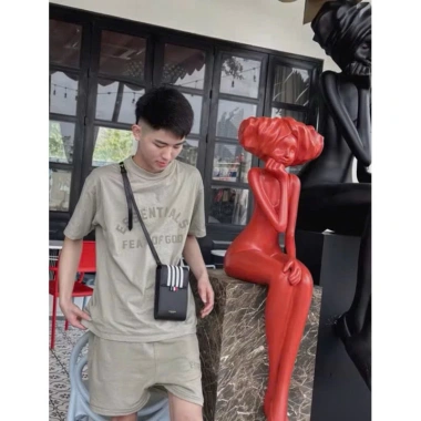 Túi đeo chéo mini da PU unisex - nắp thêu 4 sọc kẻ vạch, logo xanh đỏ viền dập chữ, 84.996₫ 7