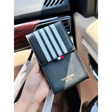 Túi đeo chéo mini da PU unisex - nắp thêu 4 sọc kẻ vạch, logo xanh đỏ viền dập chữ, 84.996₫ 8