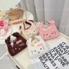 Túi đeo chéo mini lồng xù thêu mặt Kitty và kẹp tóc, size 14/19cm, giảm còn 59k