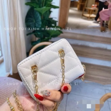 Túi đeo chéo mini Pra trần ô tam giác lót đỏ - làm ví, giá ưu đãi 69.000đ 4