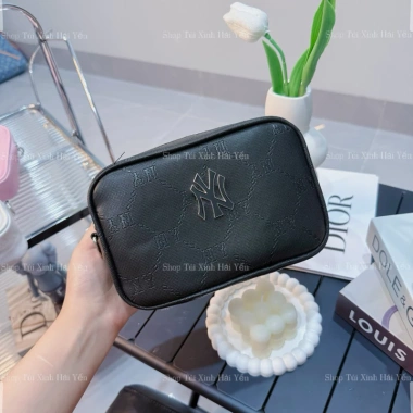 Túi đéo chéo sét đôi in mác nổi, kèm túi nhỏ xinh size 19 cho điện thoại - 79.000₫ 5 Túi đéo chéo sét đôi in mác nổi, kèm túi nhỏ xinh size 19 cho điện thoại - 79.000₫ 5