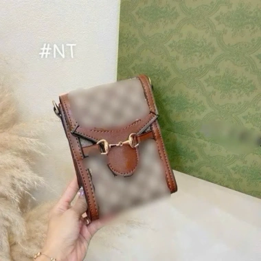 Túi đeo chéo thời trang nam nữ - Túi điện thoại nắp khoá mỏ, giá chỉ 85.000đ 2