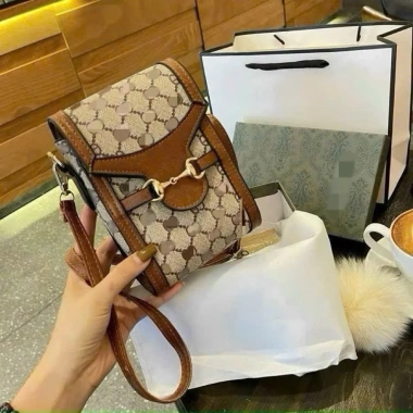 Túi đeo chéo thời trang nam nữ - Túi điện thoại nắp khoá mỏ, giá chỉ 85.000đ 4
