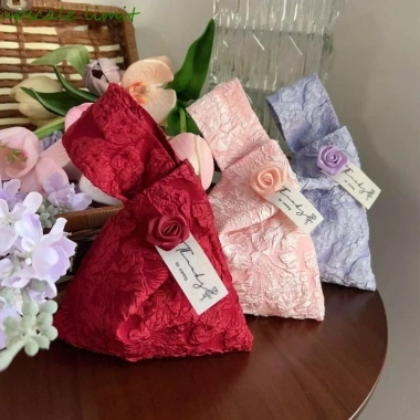 Túi đeo tay thắt nút UPSCALE - Mặt dây chuyền hoa, phong cách Trung Quốc Tết, in hình Bướm, Hoa hồng, lan - 42.228đ