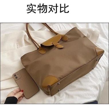 Túi đeo vai vải dù đơn giản màu nâu đen, sức chứa lớn đựng A4, phong cách Hàn Quốc - Đi làm và đi chơi 4 Túi đeo vai vải dù đơn giản màu nâu đen, sức chứa lớn đựng A4, phong cách Hàn Quốc - Đi làm và đi chơi 4