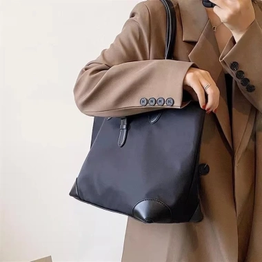 Túi đeo vai vải dù đơn giản màu nâu đen, sức chứa lớn đựng A4, phong cách Hàn Quốc - Đi làm và đi chơi 9 Túi đeo vai vải dù đơn giản màu nâu đen, sức chứa lớn đựng A4, phong cách Hàn Quốc - Đi làm và đi chơi 9