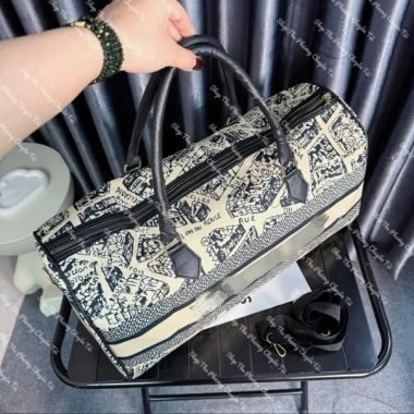 Túi du lịch vải in dải chữ thời trang, rộng dãi đa năng - Chỉ 119.000₫ 8 Túi du lịch vải in dải chữ thời trang, rộng dãi đa năng - Chỉ 119.000₫ 8