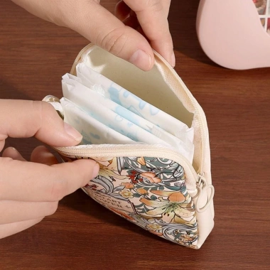 Túi đựng băng vệ sinh và mỹ phẩm đa năng dung tích lớn, bộ sắp xếp cáp Mini PVC - Giá chỉ 35.000 VND 4
