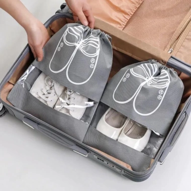 Túi đựng giày du lịch chống bẩn BV135 - Nhẹ, bảo vệ giày, chỉ 9.900 VND 2 Túi đựng giày du lịch chống bẩn BV135 - Nhẹ, bảo vệ giày, chỉ 9.900 VND 2