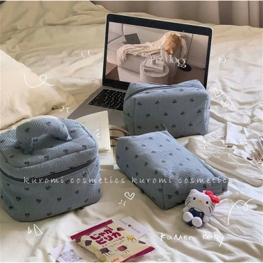 Túi đựng make up nữ họa tiết trái tim xanh, dung tích lớn, thời trang 2