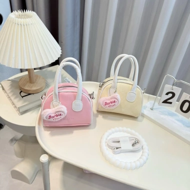Túi mini 2 quai treo Tim Chữ BARBIE GIRL cute kiểu Hàn Quốc size 14 – Giá 72.000₫ 5 Túi mini 2 quai treo Tim Chữ BARBIE GIRL cute kiểu Hàn Quốc size 14 – Giá 72.000₫ 5