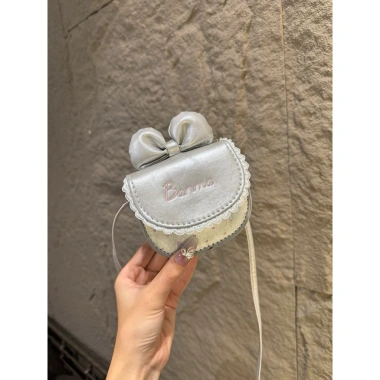Túi mini Banna đeo chéo ren tai nơ 5 màu xinh xinh hot 2.026 giá 59.000đ 7 Túi mini Banna đeo chéo ren tai nơ 5 màu xinh xinh hot 2.026 giá 59.000đ 7