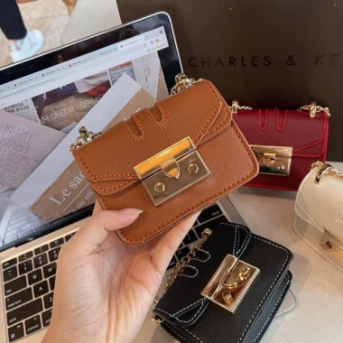 Túi mini đeo chéo kẹp nách hot trend thời trang mẫu mới, giá chỉ 69.000₫ 5 Túi mini đeo chéo kẹp nách hot trend thời trang mẫu mới, giá chỉ 69.000₫ 5