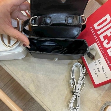 Túi mini Diesel đeo chéo cho mẹ & bé – Thiết kế thời trang sang chảnh, cá tính, nhỏ gọn, chỉ 49.000₫