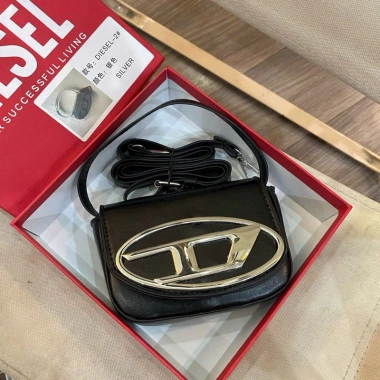 Túi mini Diesel đeo chéo cho mẹ & bé – Thiết kế thời trang sang chảnh, cá tính, nhỏ gọn, chỉ 49.000₫