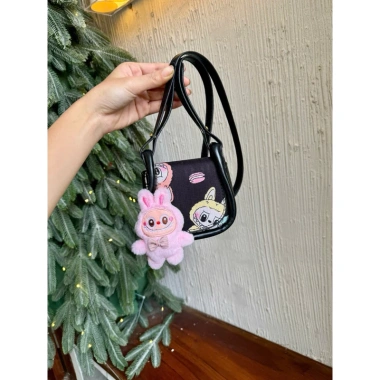 Túi mini Labubu viền cong 10cm đeo chéo bé tí, xinh xắn ngộ nghĩnh, 80.000đ 7 Túi mini Labubu viền cong 10cm đeo chéo bé tí, xinh xắn ngộ nghĩnh, 80.000đ 7
