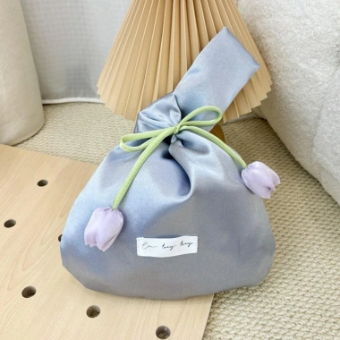 Túi Quà Nữ Thần ISKYBO - Áo Vest Tope Tulip, Vải Lụa Trung Hoa, Dung Lớn, 72.900₫ 9 Túi Quà Nữ Thần ISKYBO - Áo Vest Tope Tulip, Vải Lụa Trung Hoa, Dung Lớn, 72.900₫ 9