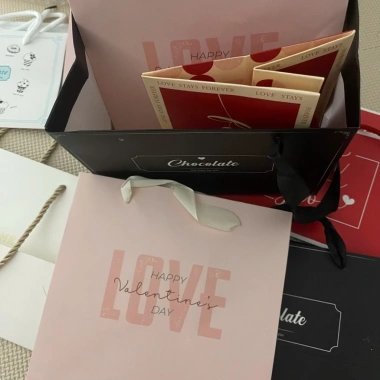 Túi Quà Tặng Đặc Biệt Khi Mua Set Socola Valentine - Giá Ưu Đãi 120.000đ 4 Túi Quà Tặng Đặc Biệt Khi Mua Set Socola Valentine - Giá Ưu Đãi 120.000đ 4