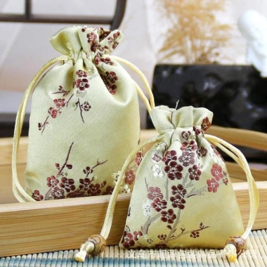 Túi thơm khử mùi ô tô, treo phòng ngủ, tủ quần áo, nhà vệ sinh - Giá chỉ 26.000đ
