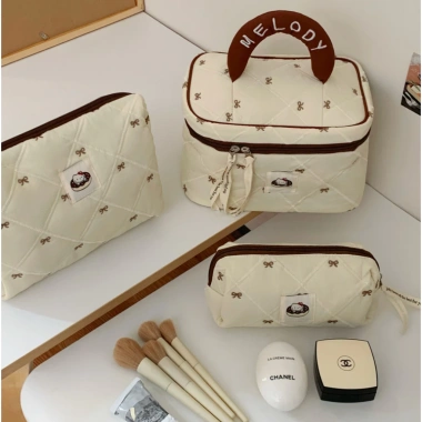 Túi trần bông du lịch, đựng đồ makeup, phụ kiện, hộp bút kính - Giá 79.900đ