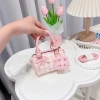 Túi vải mini bé gái thời trang quai xách cầm tay, đeo chéo, kèm móc gấu xinh - TXN464, giá chỉ 75.000₫ 2
