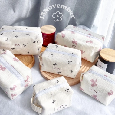 Túi vải nơ hồng đen đựng đồ trang điểm - Tiện dụng, xinh xắn, chỉ 89.000₫