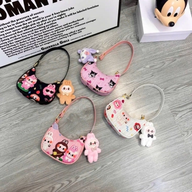 Túi xách bé gái mini vải mềm in hình dễ thương Giá ưu đãi 57.000₫ hot trend PK 979 9 Túi xách bé gái mini vải mềm in hình dễ thương Giá ưu đãi 57.000₫ hot trend PK 979 9