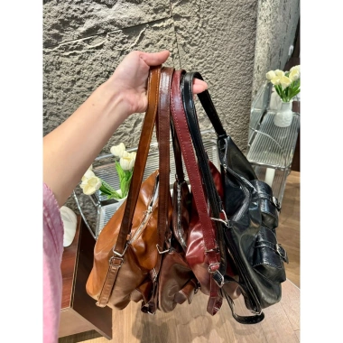 Túi xách nữ 2 trong 1 da bóng retro - Đeo chéo, đeo balo, nhiều ngăn, giảm 20% 9 Túi xách nữ 2 trong 1 da bóng retro - Đeo chéo, đeo balo, nhiều ngăn, giảm 20% 9