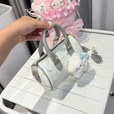 Túi xách nữ đeo chéo SITUIVI dáng trống, họa tiết kitty, kẹp nách, chỉ 72.000đ 8
