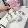 Túi xách nữ đeo chéo SITUIVI dáng trống, họa tiết kitty, kẹp nách, chỉ 72.000đ 9