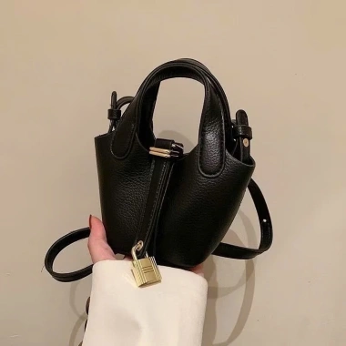 Túi Xách Nữ Mini Cầm Tay Dây Đeo Chéo Da Trơn Siêu Xinh HTM052 - 81.000 VND