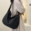 Túi xách vải phao Ulzzang unisex, đựng A4 & laptop, đeo vai/chéo, giá 64.5k