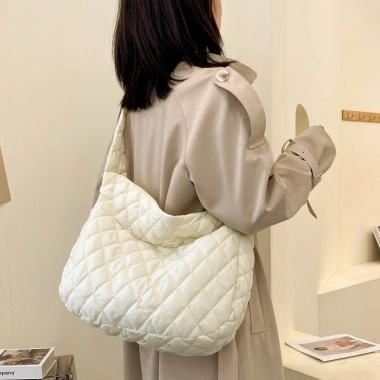Túi xách vải phao Ulzzang unisex, đựng A4 & laptop, đeo vai/chéo, giá 64.5k